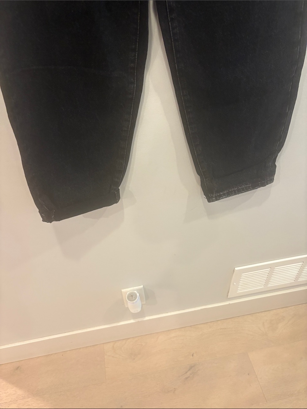 Women's Black barrel High-Rise Button-Fly Jeans 16 waist rise 14 ins. 26.5 - Picture 7 of 7